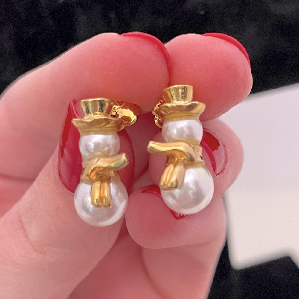 Vintage 90’s AVON Faux Pearl Snowman Winter Holiday Christmas Festive Earrings